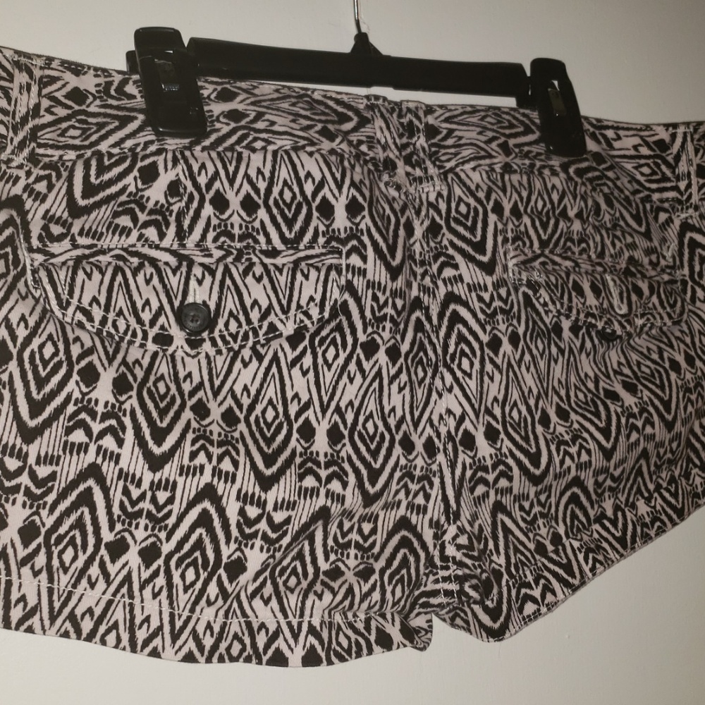 Aztec Design Shorts - Picture 3 of 3